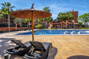 Modern 2 Bed Apartment with Com pool VM31